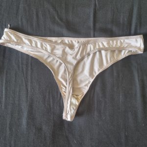 Sød nude bestillingstrusse