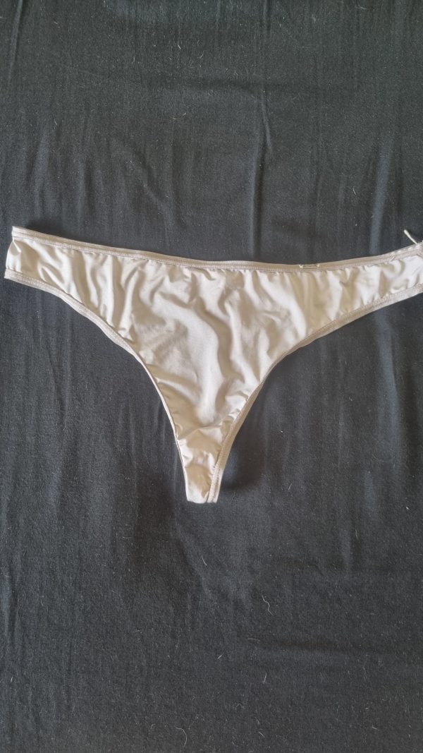 Sød nude bestillingstrusse