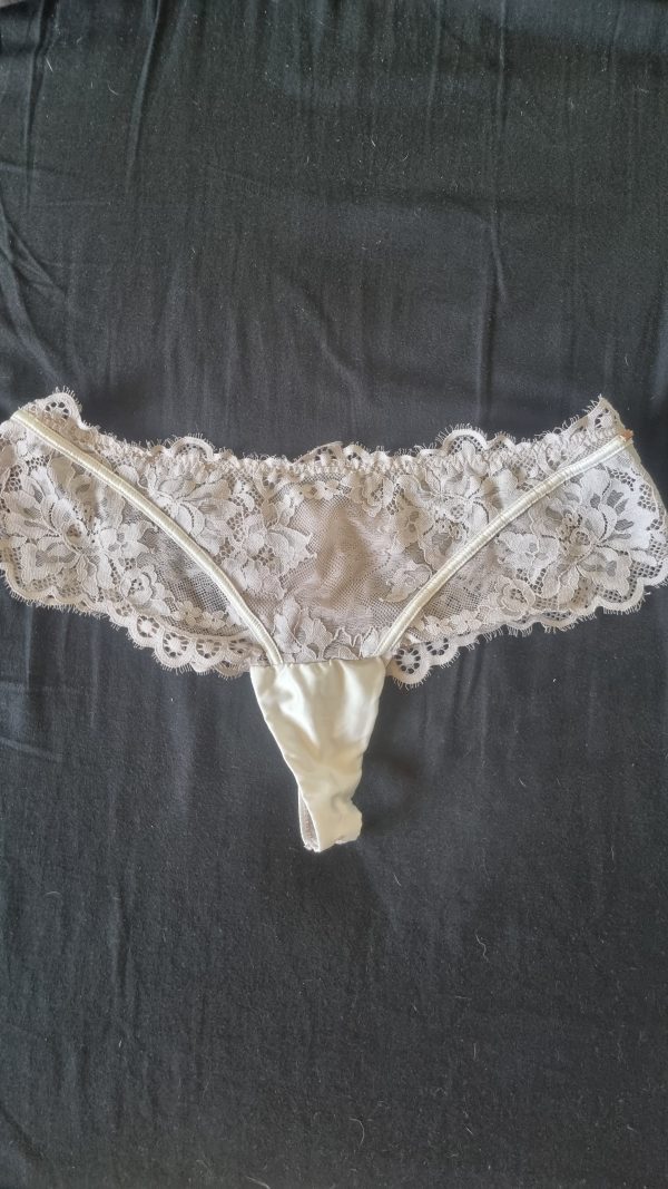 Elegant hvid bestillingstrusse