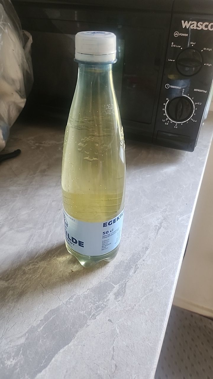 Mit tis I flaske / bottle of pee