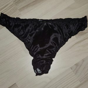 DAGENS TRUSSE  ala satin