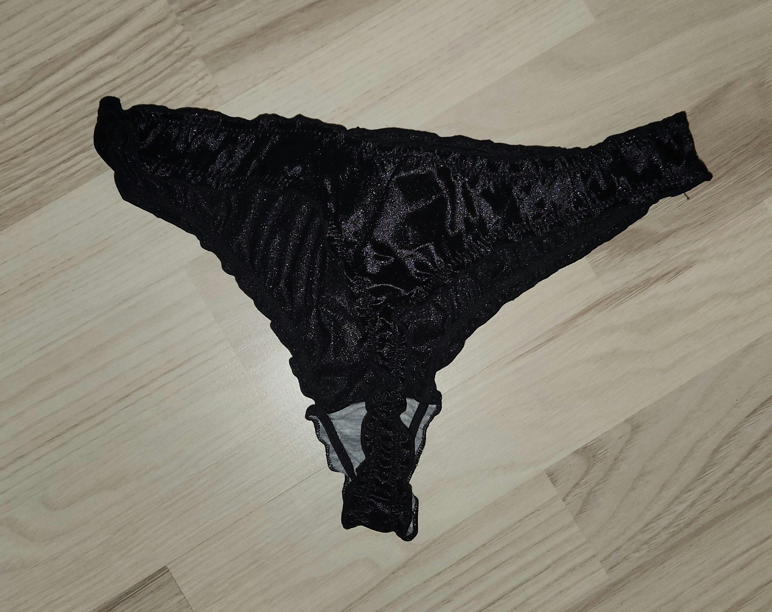 DAGENS TRUSSE  ala satin
