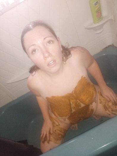 Mig der er smurt ind i lort og min fyr kommer mig i munden