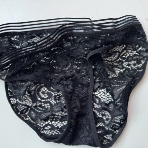 Sorte blonde trusser