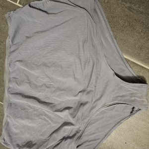 Brugte graviditets trusser afleveres på vej til Aalborg