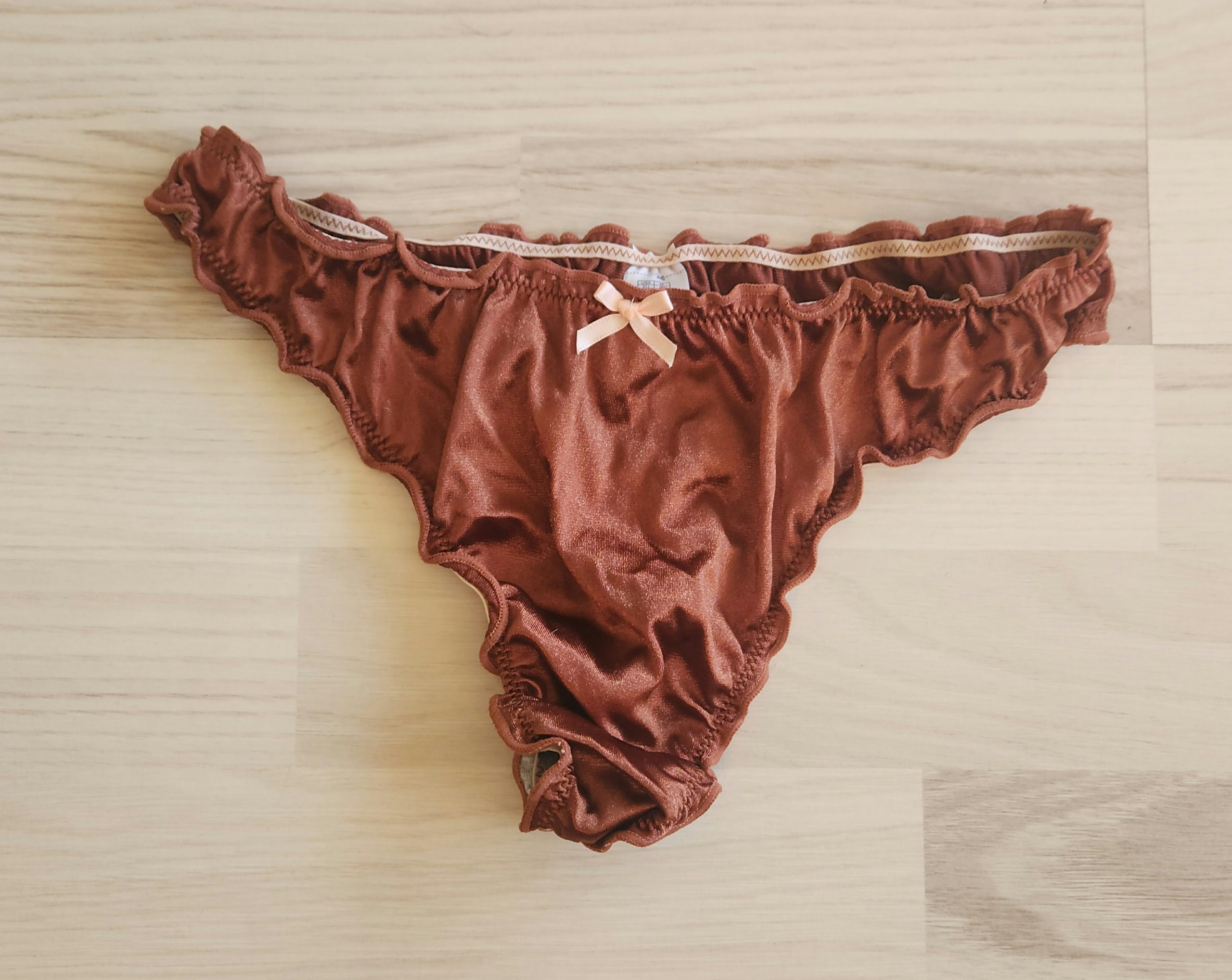 Silke/satin g-streng