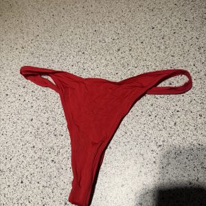 Røde frække g-streng