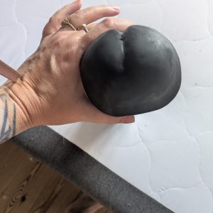 Kæmpe dildo i min fisse