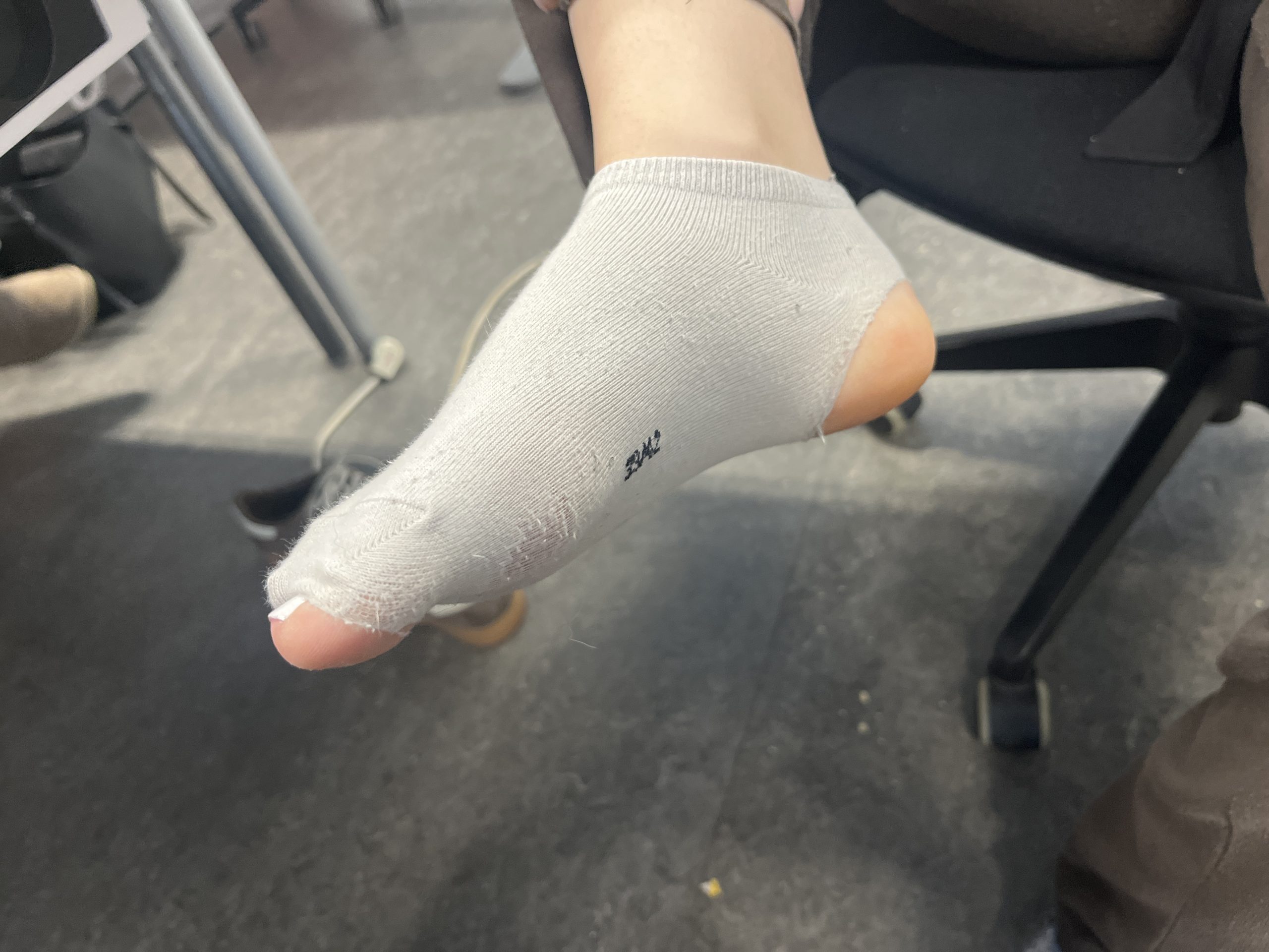 Brugte hullede hvide ankel sokker (aldrig blevet vasket)