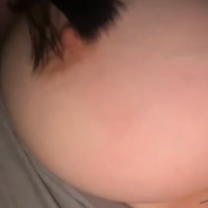 Pisker mig selv på mine kæmpe bryster