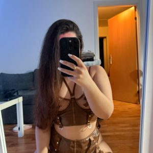 Brugt lingeri med sprøjt(squirt)