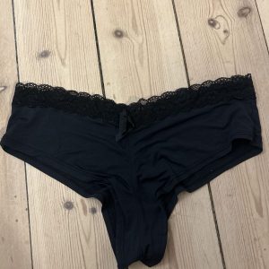 Brugte fine trusser i sort