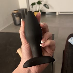 Brugt kæmpe buttplug