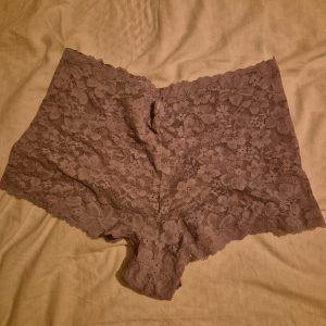 Højtaljede blonde trusser
