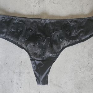 Blonde g-streng trusse