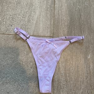 Brugt trusse  sendes i morgen (onsdag)