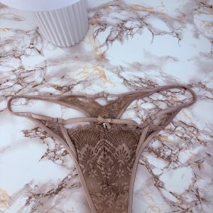 Lille fin rosa blondetrusse med glimmer og pynt
