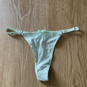 Brugte trusser  sendes i morgen (fredag)