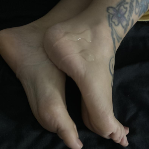 Fødder med sperm på
