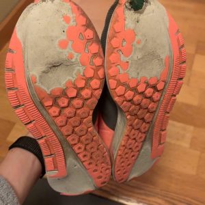 Slitna sneakers