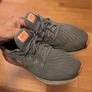 Slitna sneakers