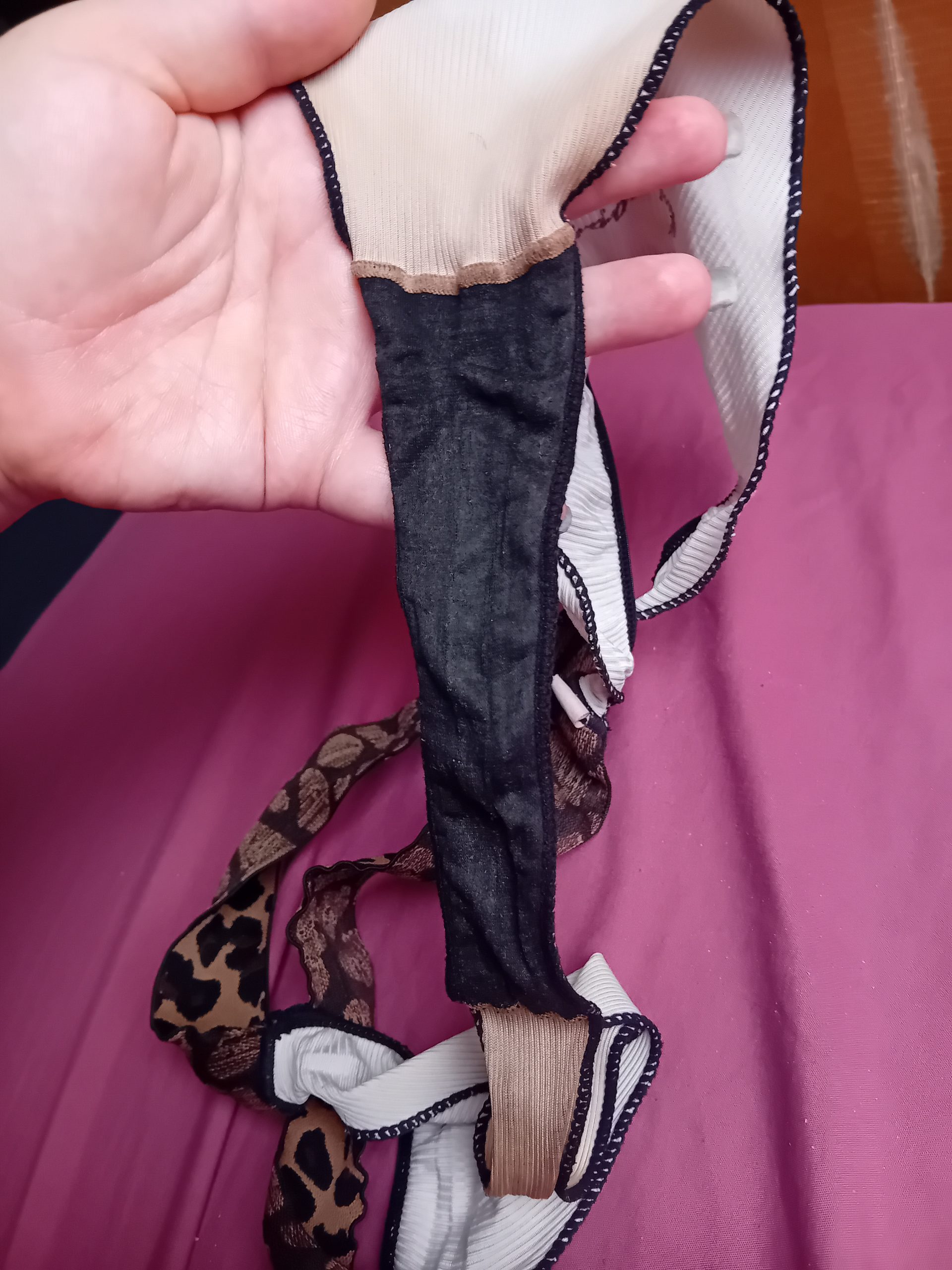 Hvid G-streng m. Leopard print
